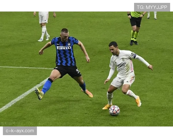 什克里尼亚尔防守艺术重塑战局，精准站位引领比赛新面貌