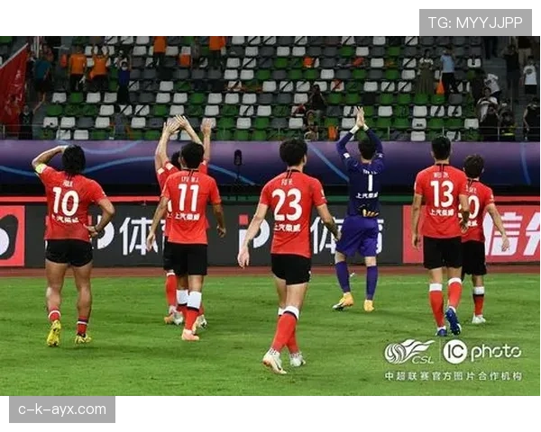 五大联赛激战正酣,精彩对决引爆球迷观赛热潮 五大联赛激战正酣,精彩对决引爆球迷观赛热潮