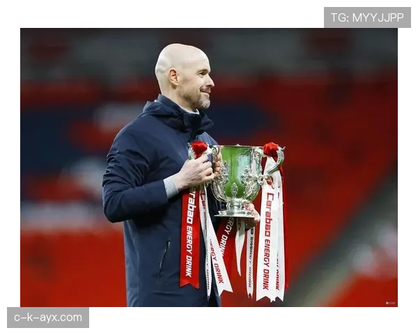 滕哈赫球队比赛掌控力明显提升,战术眼光备受关注