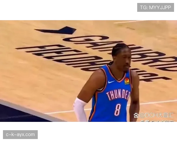 罗伯特·威廉姆斯挡拆中路制造错位 提升内线得分效率